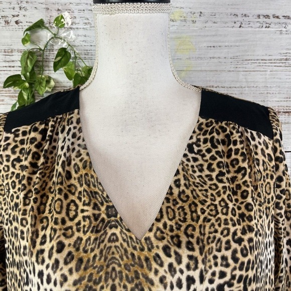 The Limited Blouse Top size Medium Cheetah Leopard Career Church Jungle Modest - Picture 5 of 13